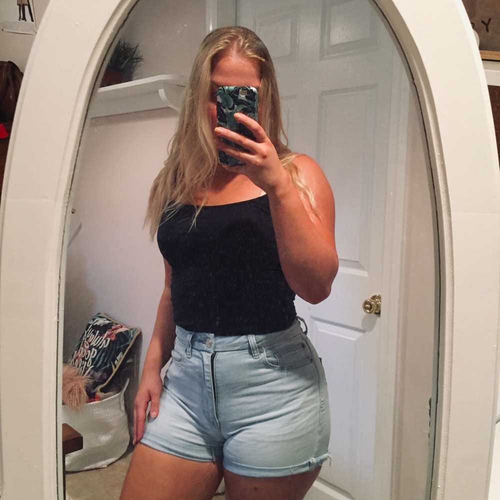 American Eagle Ne(x)t Level Stretch Curvy Shorts